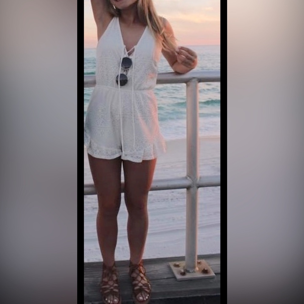 ☀️Sz Small White Lace romper PPLA